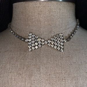 Vintage silvertone metal rhinestone bow tie necklace hook clasp